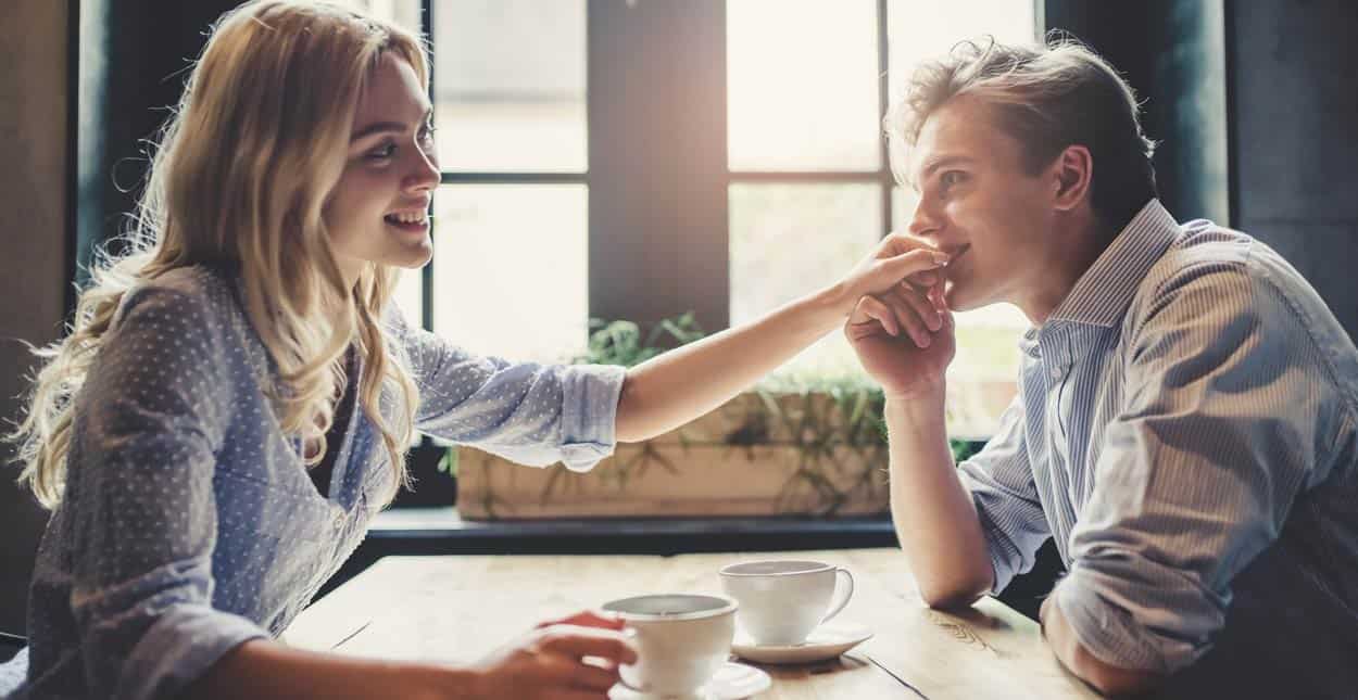 10 Ways to Be More Romantic In a Relationship 2022